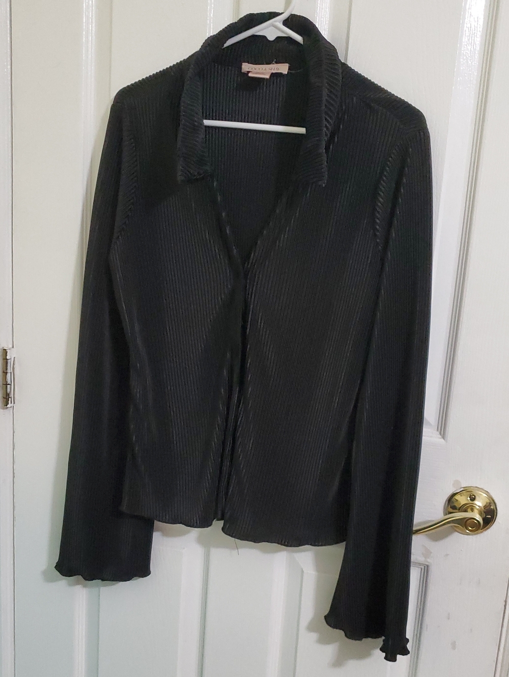 Coco & Shay Black Satin Ribbed Flare Long-Sleeve Whimsy Witchy Buttoned Top XL